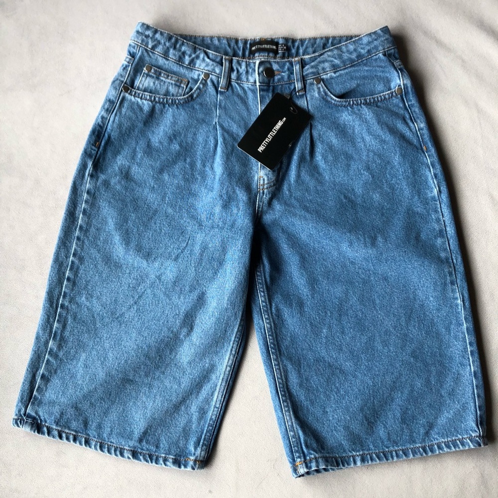 PrettyLittleThing ~ Baggy Boyfriend Longline Short ~ Women’s Size 32 Waist